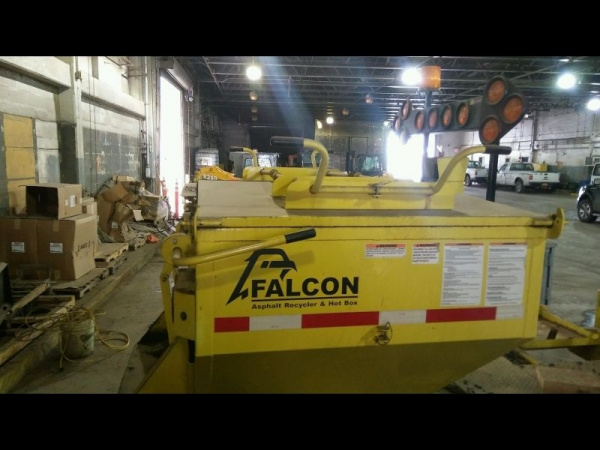 Термос бункер 2014 Falcon 2 Ton Hotbox