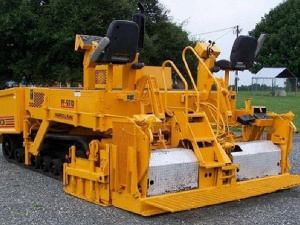  Blaw Knox PF 5510 Track Paver