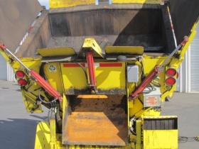 Термос бункер 2010 Falcon 4 Ton Dump Hot Box
