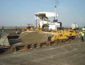 Формовочно опалубочный бетоноукладчик HEM Form Riding FRP 9-18
