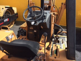 Траншеекопатель Case 660 Trencher