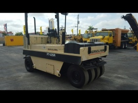 Виброкаток Ingersoll-Rand PT-125R 9-wheel Pneumatic Roller