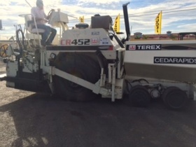  Cedarapids CR452 Paver