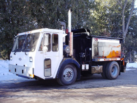 Термос-бункер для асфальта на автомобиле STPH 7 - 9 тонн